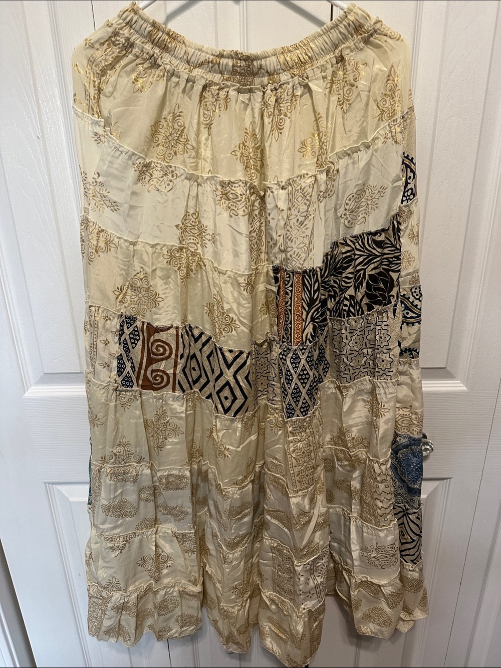 36. Boho Patchwork Sari Silk Maxi Skirt Festival Hippie Gypsy One Size India - Picture 3 of 3